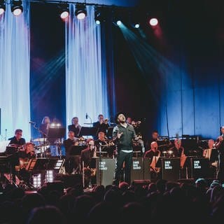 Max Mutzke mit der SWR Big Band