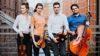 Aris Quartett (v. l. n. r.: Anna Katharina Wildermuth (Violine), Noémi Zipperling (Violine), Caspar Vinzens (Viola), Lukas Sieber (Violoncello))