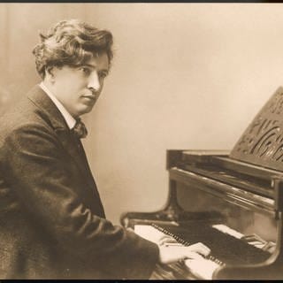 Ferruccio Busoni am Klavier (1866 - 1924). Italienischer Pianist und Komponist.