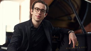 Der Pianist Nicolas Namoradze