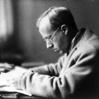 Gustav Holst - Fotografiert von Herbert Lambert, ca. 1920.