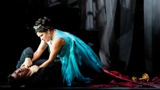 Sopranistin Anna Netrebko und Bariton Luca Salsi als Florio Tosca und Scarpia in "Tosca" von Giacomo Puccini. Inszenierung der Scala in Mailand (2019)