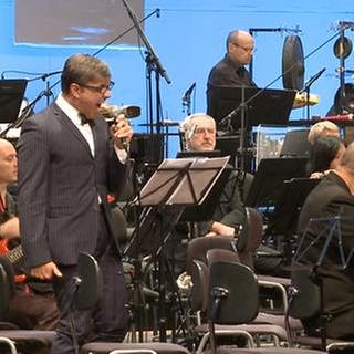 Orchester und Sänger beim Eröffnungskonzert der Donaueschinger Musiktage