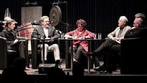 Gesprächsrunde I. Mit Gabriele Forberg-Schneider, Michael Roßnagl, Theo Geißler, Roland Diry. Moderation: Meret Forster und Stefan Fricke.