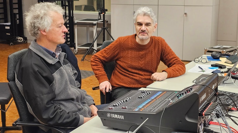 Musikinformatiker Thomas Hummel zusammen mit Franck Bedrossian entwerfen ein Konzept für die Live-Elektronik der neuen Komposition.