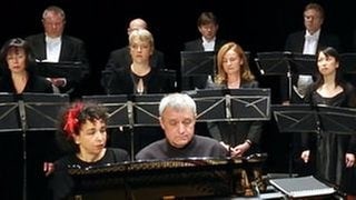 Das SWR Vokalensemble Stuttgart und das Piano-Duo Tal & Groethuysen