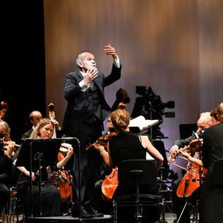 Das SWR Symphonieorchester unter der Leitung von François-Xavier Roth im Festspielhaus Baden-Baden