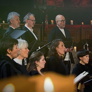 Das SWR Vokalensemble singt in einer Kirche