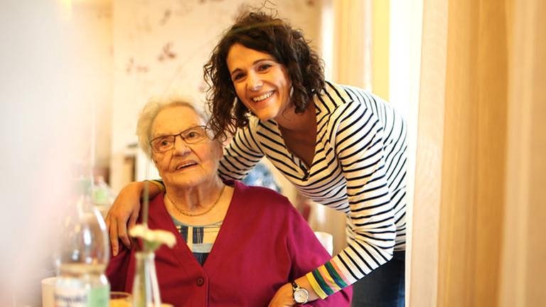 Miriam Weber besucht ihre Oma