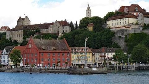 Meersburger Hafen, links die Meersburg