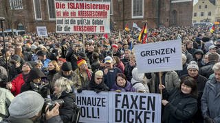 Anti-Asyl Demo in Cottbus 2018: Wie weit darf Meinungsfreiheit gehen?