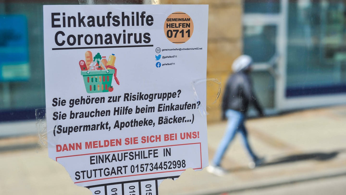 In der Zeit der Corona-Krise bieten Freiwillige in Stuttgart Einkaufs- und Nachbarschaftshilfe an für Senioren und Menschen, die zur Risikogruppe gehören