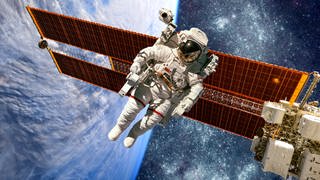 Einsamer Astronaut im All: Leben in Isolation – Die Raumfahrt ist ein wichtiger Treiber für Labor-Experimente mit Menschen. Sie beschäftigt sich systematisch mit der Anpassung an stark veränderte Lebensbedingungen