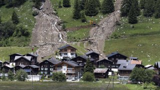 Murgang in den Alpen: Ein Murgang ereignete sich im Juli 2021 im Oberwalliser Dorf Oberwald. Die andauernden Regenfälle der letzten Tage haben in einigen Teilen der Schweiz zu Ueberschwemmungen und Verkehrsbehinderungen geführt.
