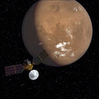 NASA Sonde - Mars Reconnaissance Orbiter - beim Anflug auf den Planeten Mars