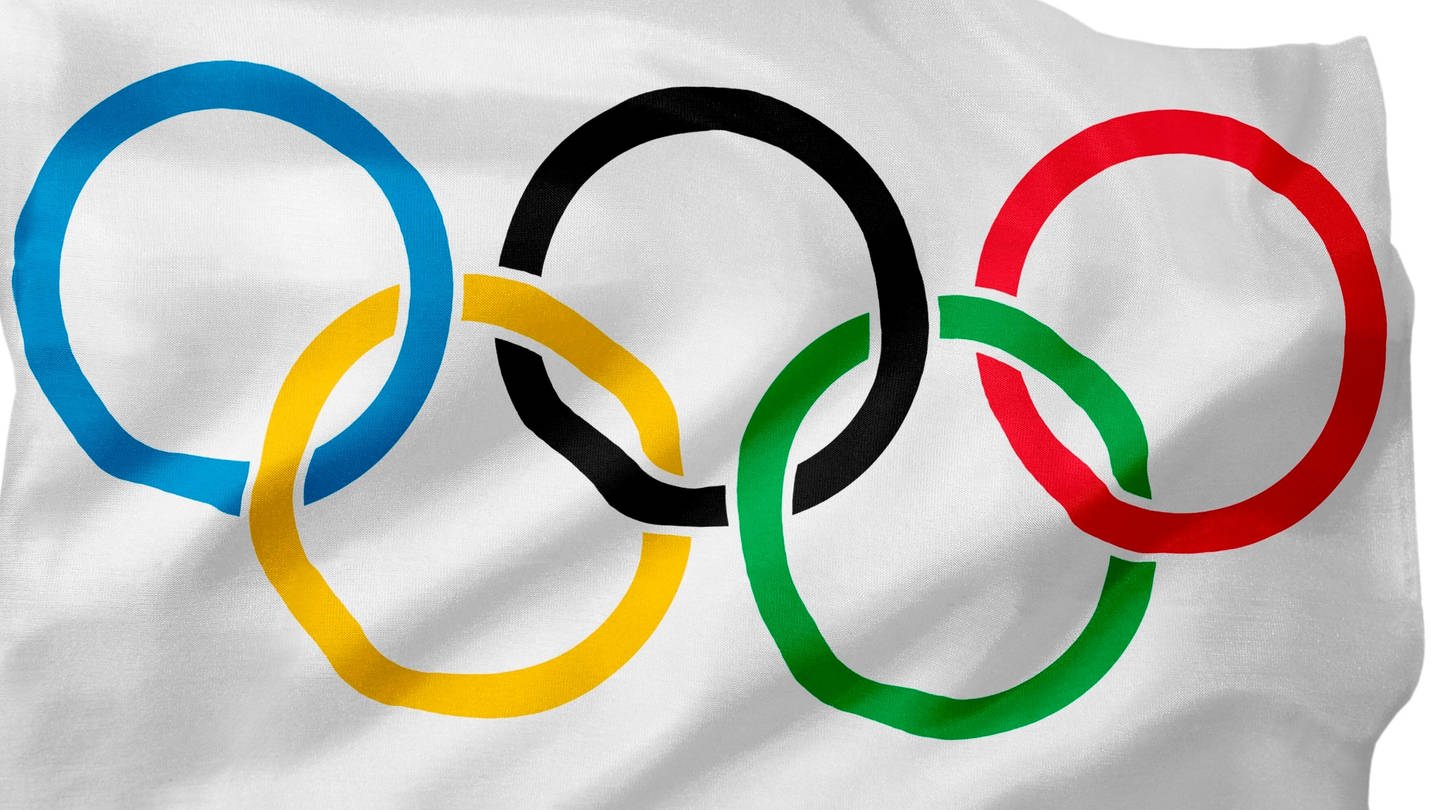 Flagge der Olympischen Spiele: 5 farbige Ringe auf weißem Hintergrund