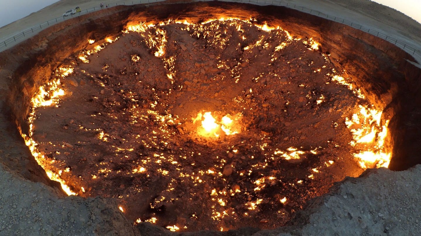 Ein großer, brennender Krater in Turkmenistan