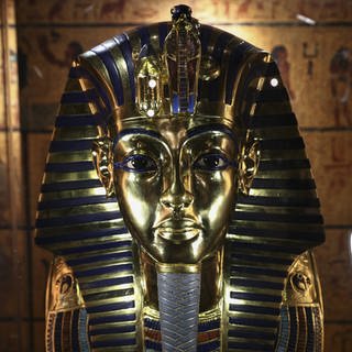 Eine Nachbildung der Maske des Pharaos Tutenchamun