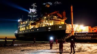 Das Forschungsschiff Polarstern im Eis