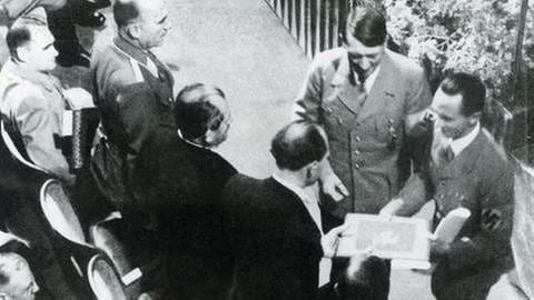 19381939 waren die Preisträger Ferdinand Porsche, Willy Messerschmidt und Ernst Heinkel. Am 30.1.1939 verleihen Adolf Hitler und Joseph Goebbels ihnen den Nationalpreis.