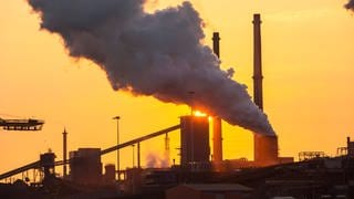 Bei der Stahlproduktion werden Unmengen von Treibhausgasen freigesetzt