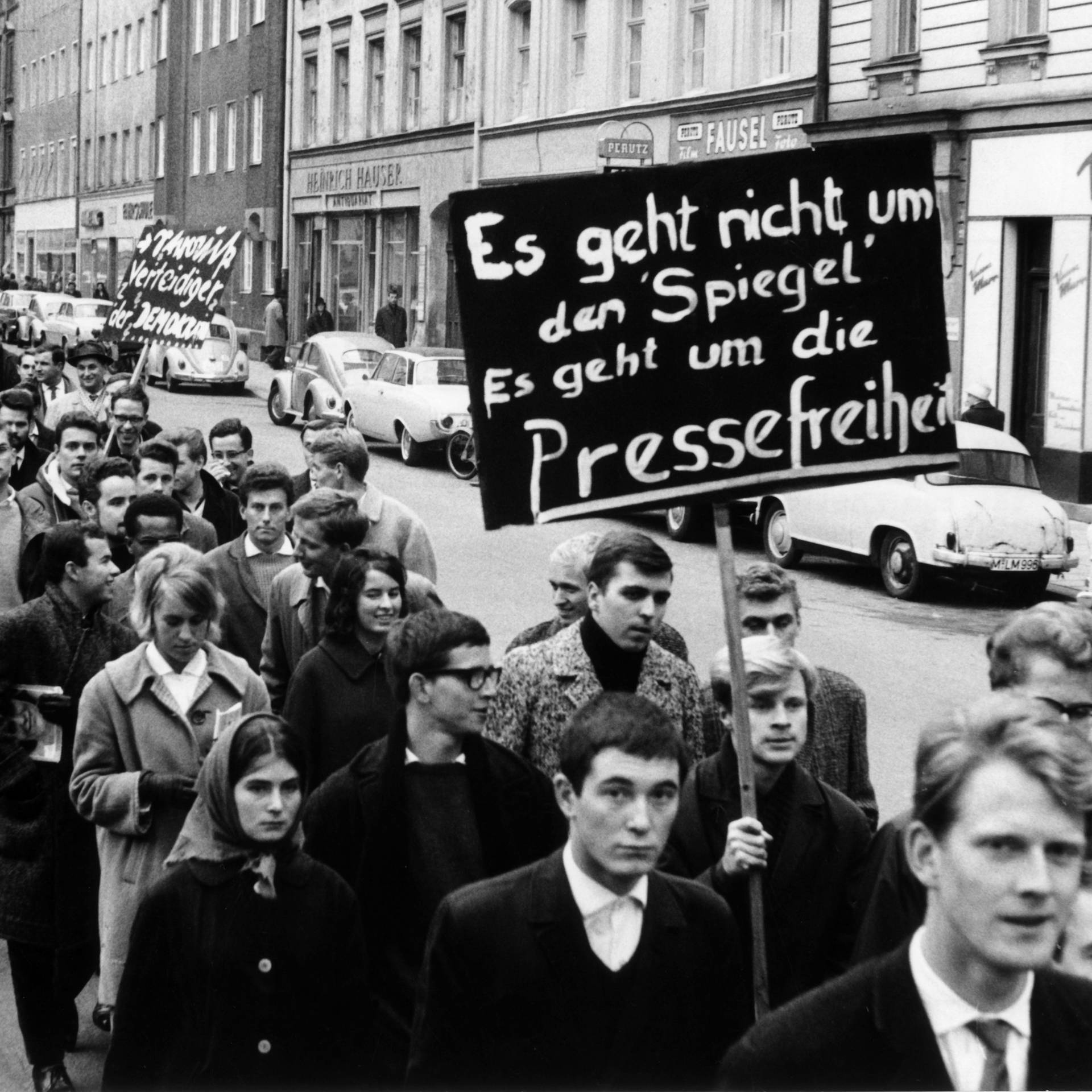 Die SPIEGEL-Affäre 1962 – Meilenstein für die Pressefreiheit | Archivradio-Gespräch