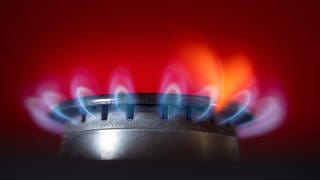 Kleine Flamme am Gasherd: Welche Energiesparmaßnahmen schonen nicht nur den Geldbeutel, sondern auch das Klima? 