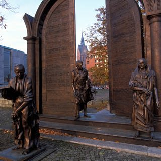 Denkmal der -Göttinger Sieben- in Hannover