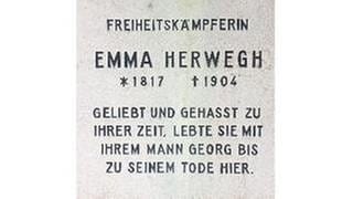 Gedenktafel für Emma Herwegh an ihrem ehemaligen Wohnhaus in Baden-Baden, Sophienstraße 21