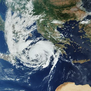 Symbolbild: Das Satellitenbild zeigt den Wirbelsturm «Ianos», der im Mittelmeer das Ionische Meer überquert und Griechenland sich nähert. 