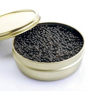 Eine Dose schwarzer Kaviar.