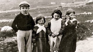 Vier Kinder, die auf Saint Kilda lebten
