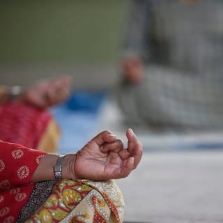 Eine nepalesische Yoga Lehrerin.