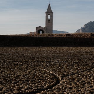 22. Januar 2024, Osona, Barcelona, ​​Spanien: Das Sau-Reservoir hat knapp über 5 % seiner Kapazität, den niedrigsten Wert in seiner Geschichte.