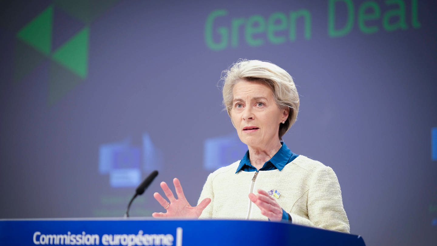 Pressekonferenz von EU-Kommissarin Ursula von der Leyen zum europäischen Green Deal Industrie