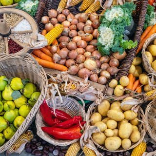 Gemüse, Getreide und Obst auf einem Bauernmarkt