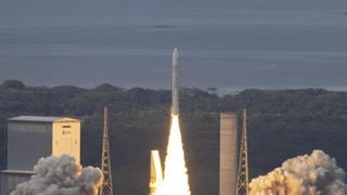 Europas neue Schwerlastrakete Ariane 6 absolvierte am Dienstag (9. Juli 2024) um 20:00 Uhr BST ihren mit Spannung erwarteten Erstflug vom europäischen Weltraumbahnhof in Französisch-Guayana.