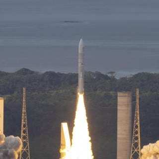 Europas neue Schwerlastrakete Ariane 6 absolvierte am Dienstag (9. Juli 2024) um 20:00 Uhr BST ihren mit Spannung erwarteten Erstflug vom europäischen Weltraumbahnhof in Französisch-Guayana.