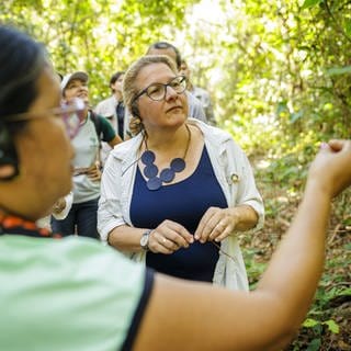 Svenja Schulze (SPD), Bundesministerin fuer wirtschaftliche Zusammenarbeit und Entwicklung, besucht die Gemeinde Jamaraqua im Nationalwald Tapajos, Brasilien