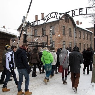 Eine Schulklasse aus Krefeld besucht das KZ Auschwitz-Birkenau.