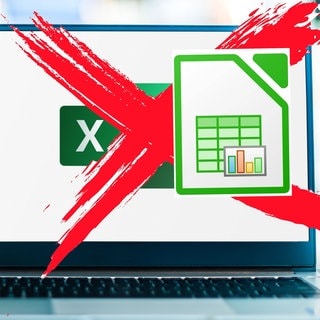 Auf einem Computer-Bildschirm ist das Icon von MS Office Excel durchgestrichen und durch das Icon von LibreOffice Calc ersetzt: Software im Abomodell ist teuer und die Daten liegen in der Cloud. Erste Behörden wollen sich aus dieser Abhängigkeit lösen und setzen auf freie Software.