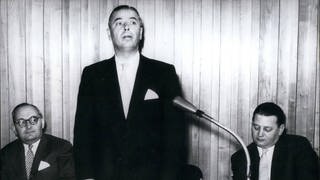 Saarlands Ministerpräsiden Franz-Josef Röder bei einer Rundfunkansprache im Juli 1959