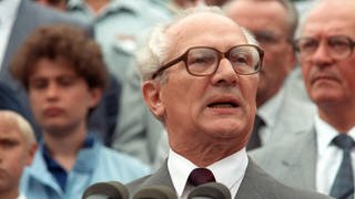 Erich Honecker, Ex-SED- und Staatsratsvorsitzender der ehemaligen DDR bei einer seiner Reden, hier beim Pioniertreffen 1988 im damaligen Karl-Marx-Stadt