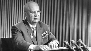 Der sowjetische Ministerpräsident Nikita Chruschtschow am 2. Juli 1962 während einer Fernsehansprache