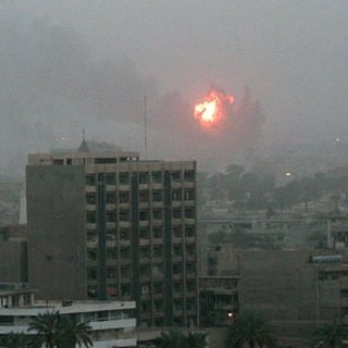 Explosion am 20. März 2003 in Bagdad, nachdem die USA Luftangriffn auf die Hauptstadt es Irak gestartet hat
