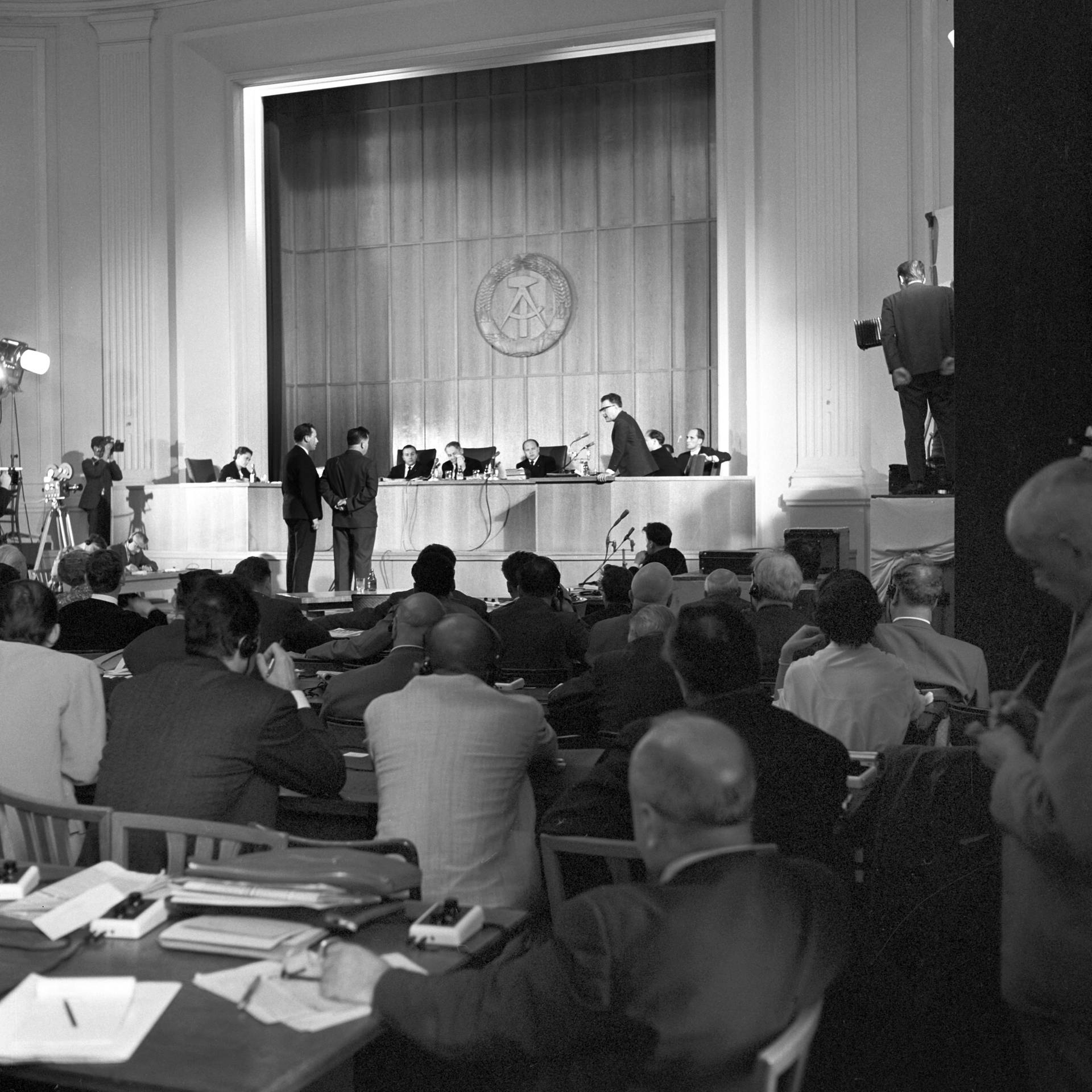 DDR-Urteil gegen Hans Globke: Wie der bundesdeutsche Rundfunk berichtete | 23.7.1963