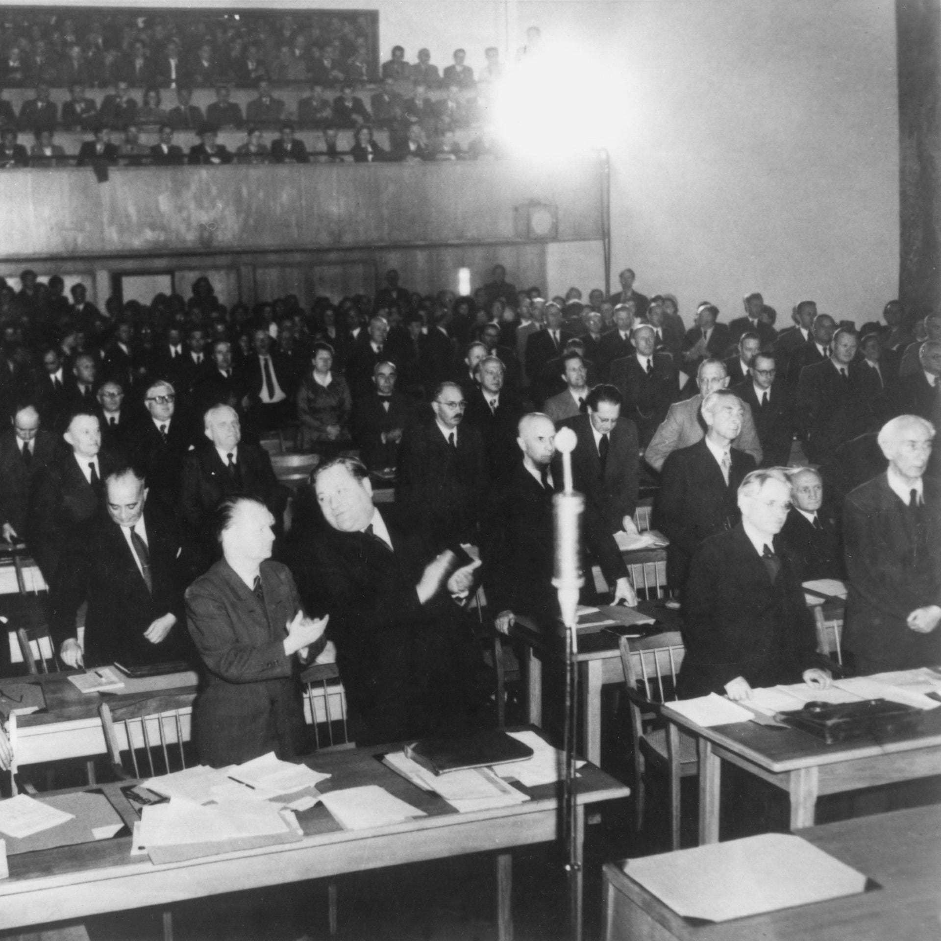 Abstimmung über das Grundgesetz der Bundesrepublik Deutschland | 8.5.1949