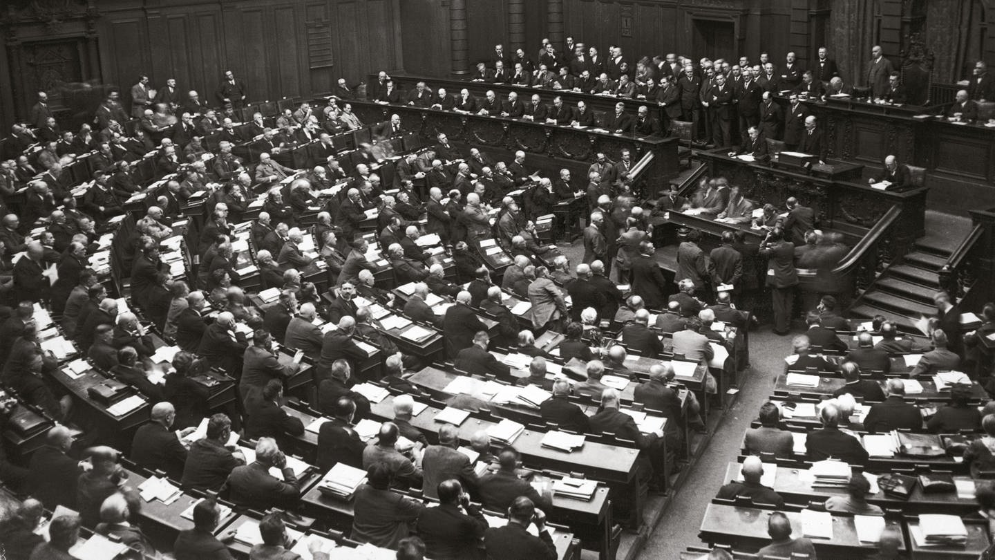 Heinrich Brüning im Reichstag am 1.4.1930