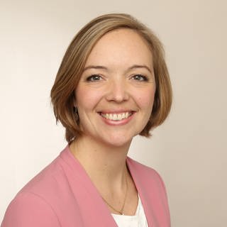 Referentin Claudia Müller
