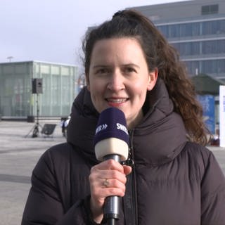 SWR-Reporterin Maria Thierfelder berichtet vom Aktionstag für Klima- und Umweltschutz auf der CMT